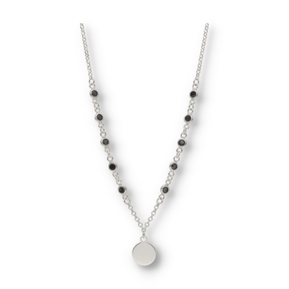 Halskette mit kreisrunden schwarzen Steinen und kreisrundem Anhänger
