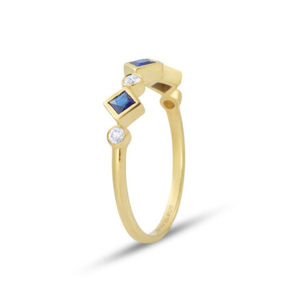 Ring aus 585er Gold mit Brillanten und Saphire.