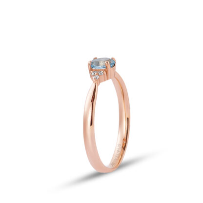 Diamant Ring mit blauen Topas aus 585er Gold.