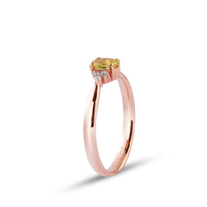 Gelber Saphir Ring aus Rotgold mit Brillanten.
