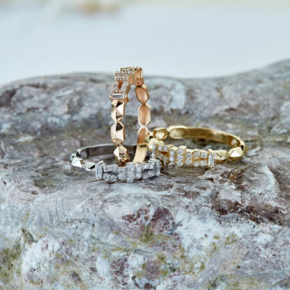 Ring mit Brillanten in außergewöhnlichem Design aus 585er Gold.