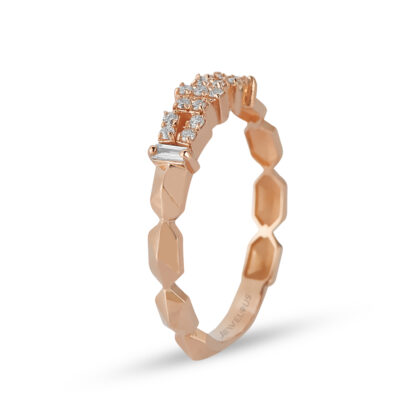 Ring mit Diamanten in außergewöhnlichem Design aus 585er Gold.