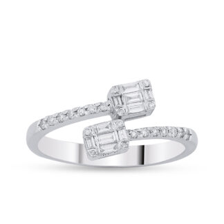 Diamantring mit offene zueinanderlaufende Ringschiene aus Weißgold.