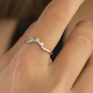 Diamantring aus 585er Gold in geschwungener Form