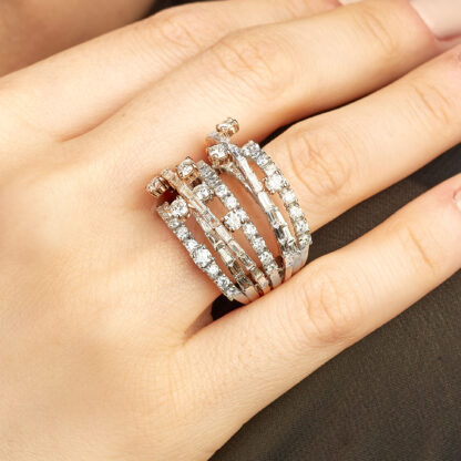 Diamant Ring mit quadratischer Fassung aus Gold