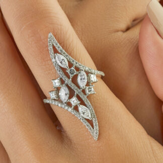 Diamant Goldring mit auffälligen Design.