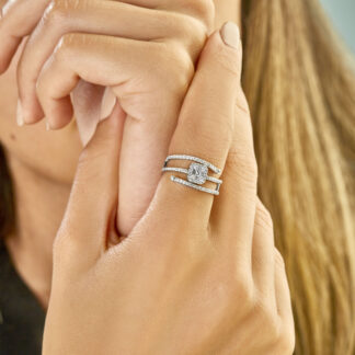 Diamant Ring aus 585er Gold mit mehrreihiger Ringschiene