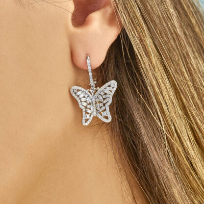 Gold Ohrhänger Schmetterling-Design und mit weiß funkelnden Diamanten