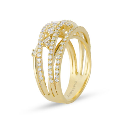 Ring mit Zirkonia aus Gold mit besonderem Design.