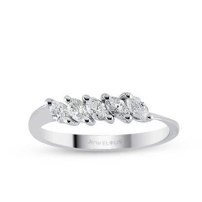 Zirkonia Ring geziert mit fünf Diamanten im Marquise Schliff.