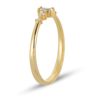 Ring aus 585er Gold mit einem schönen Marquise Zirkonia Brillanten