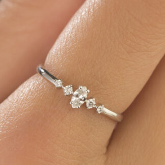 Ring aus 585er Gold mit einem schönen Marquise Zirkonia Brillanten