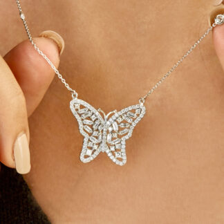 Kette mit Schmetterling aus 585er Weißgold geziert mit Zirkonia